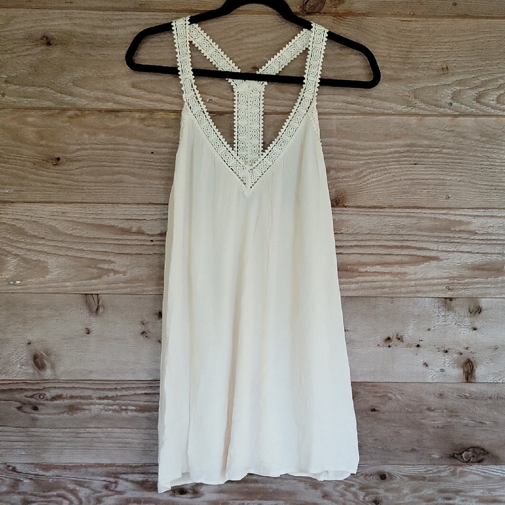 ASTR Cream Lace Sleeveless Dress